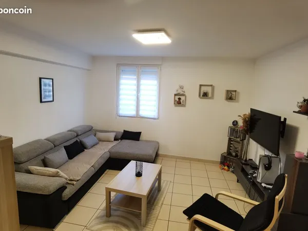 Particulier loue 4 pièces en duplex au 1er étage