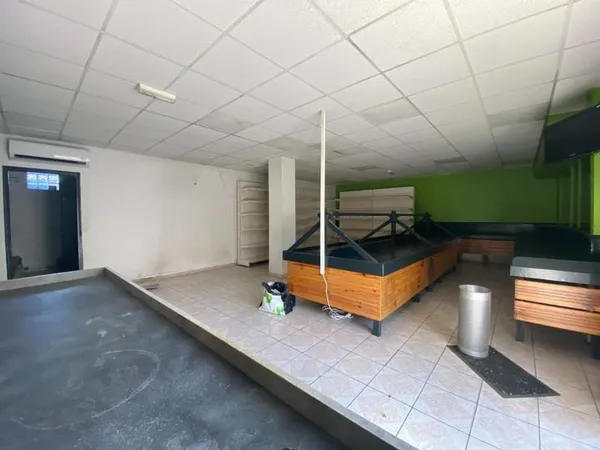 AVIGNON EM - LOCAL COMMERCIAL