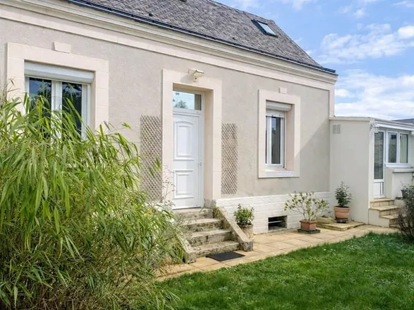 Maison de charme lumineuse, garage et jardinet à deux pas du Jardin Botanique