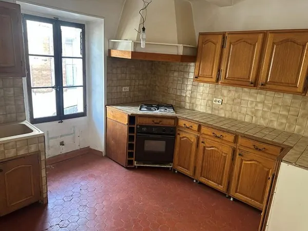 En exclusivité, Maison de village à Valensole composée de 2 appartements et un garage