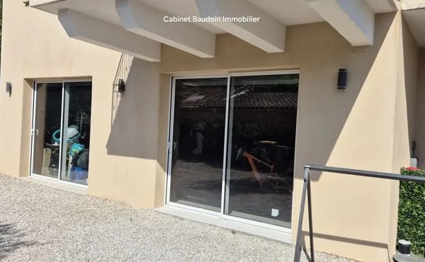 B. LOCAL COMMERCIAL 60 m2 - ROQUEFORT LES PINS - BAIL TOUS COMMERCES