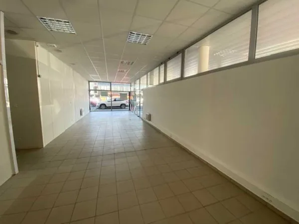 A LOUER LOCAL COMMERCIAL 100 M² PORT DE COMMERCE DE BREST