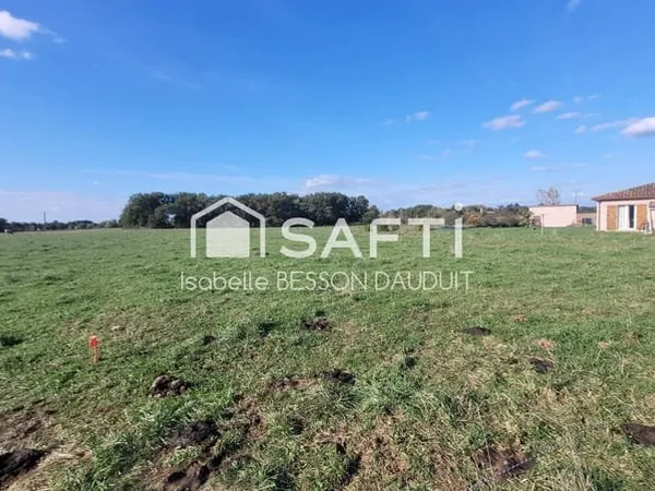 TERRAIN PLAT A BATIR 1616M²
