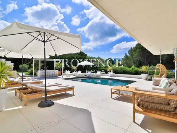 Maison 7 pièces 400 m²