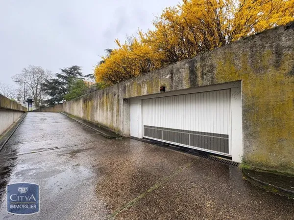 Stationnement Location Mâcon   48€