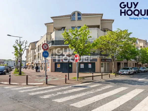 4 Places de parking proche gare Savigny Le Temple
