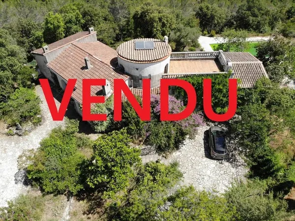 Exclusivite - biot villa 7 pieces - 5 chambres a renover - piscine- vue mer