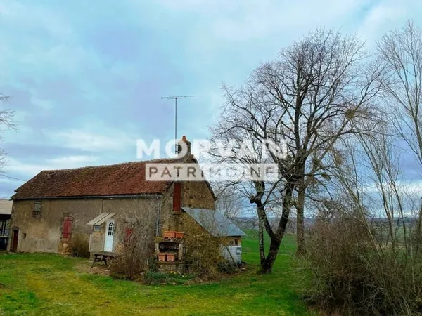 MAISON ET DEPENDANCES SUR BEAU TERRAIN AVEC VUE DEGAGEE