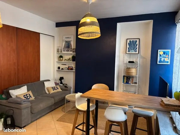 T2 38 m² refait a neuf, à 50 du palais longchamp 4eme