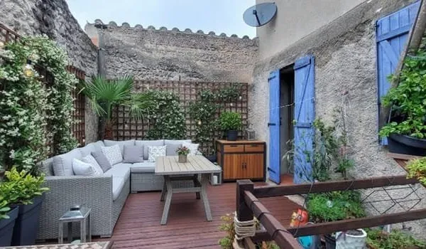 MAISON DE VILLAGE type 5 avec GARAGE et TERRASSE