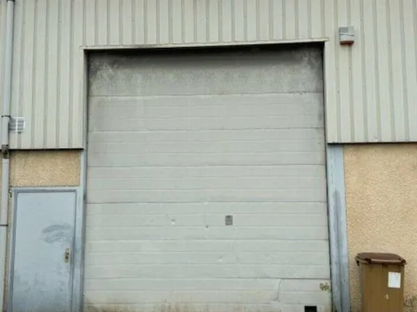 Local d'activité 250 m²