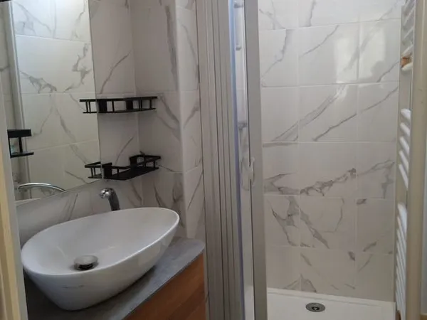 Appartement 3 pieces entierement renové