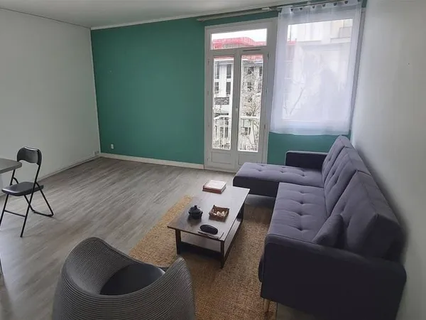 Appartement 4 pièces 14 m²