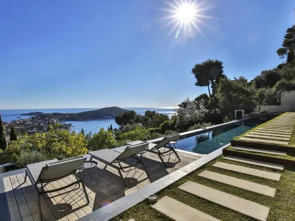 Maison 6 pièces 360 m²
