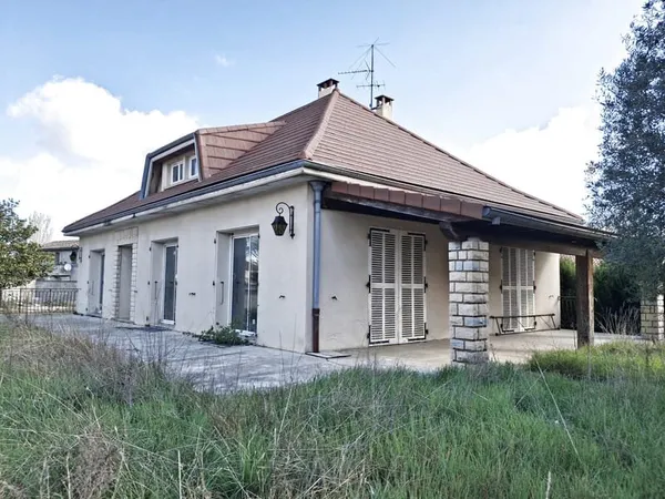 VALENCE CHAMBERLIERE MAISON COSSU ELEVEE D'UN SOUS SOL SUR 1