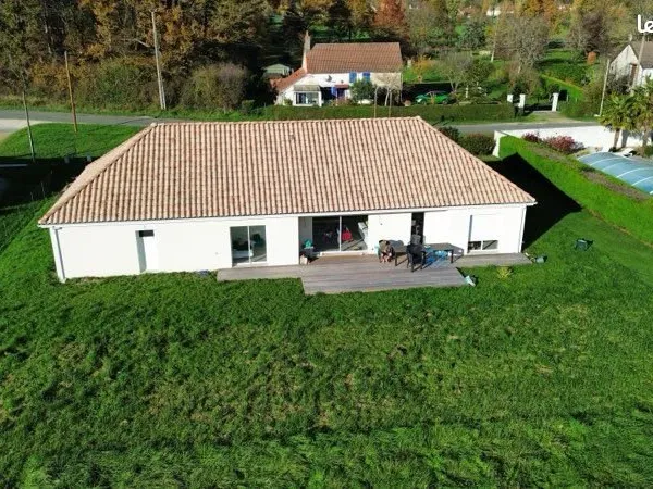 Maison hyper récente tout confort à la campagne