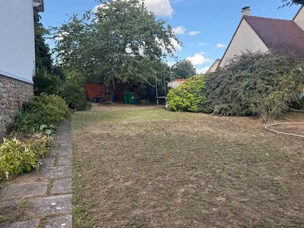 Terrain 280 m²