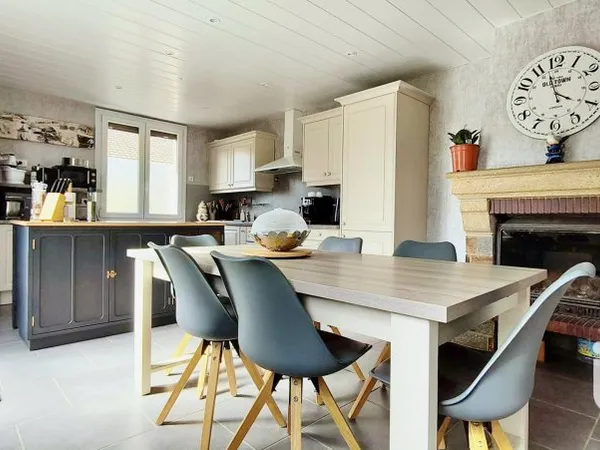 Maison 8 pièces 220 m²