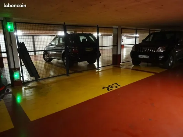 Parking a louer au 159 rue de l'universite paris 7
