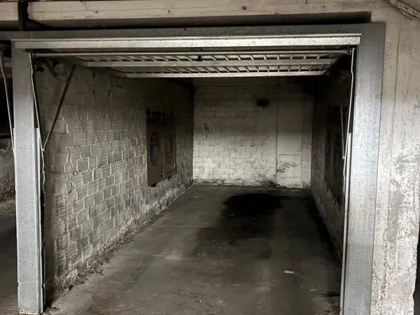 Location box et place de stationnement