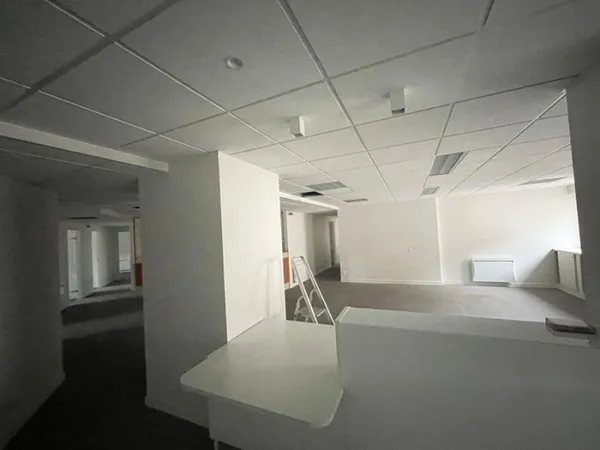 Bureau 285 m²