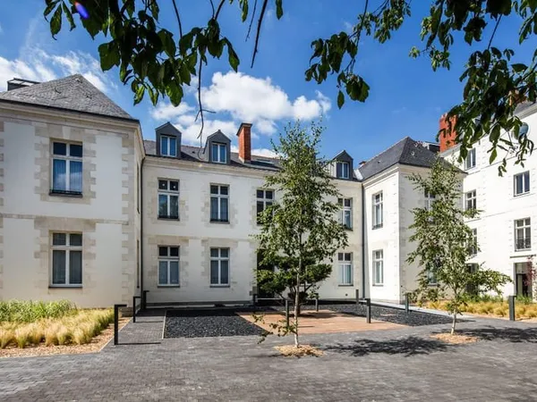 A VENDRE NANTES JARDIN DES PLANTES CHARMANT TYPE 3 EN DUPLEX