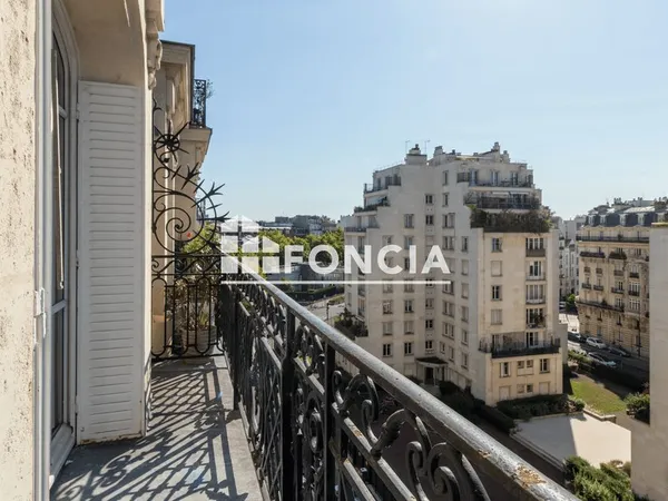PHILIBERT DELORME - APPARTEMENT FAMILIAL AU SEJOUR DE 40m2 ET 4CH