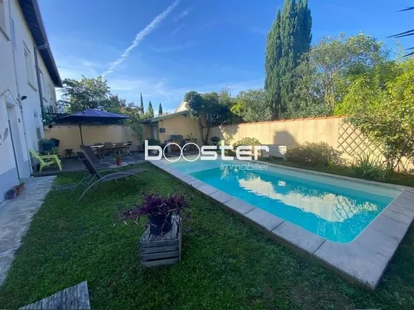 Maison familiale avec piscine et garage