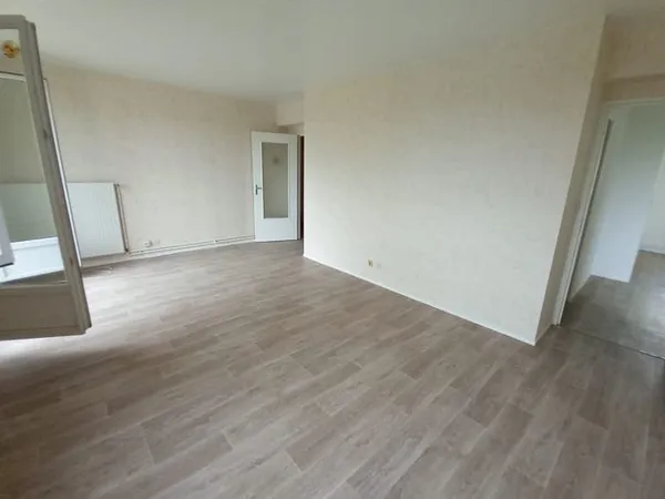 BEL APPARTEMENT T3 DANS UN ENVIRONNEMENT CALME ET ARBORE