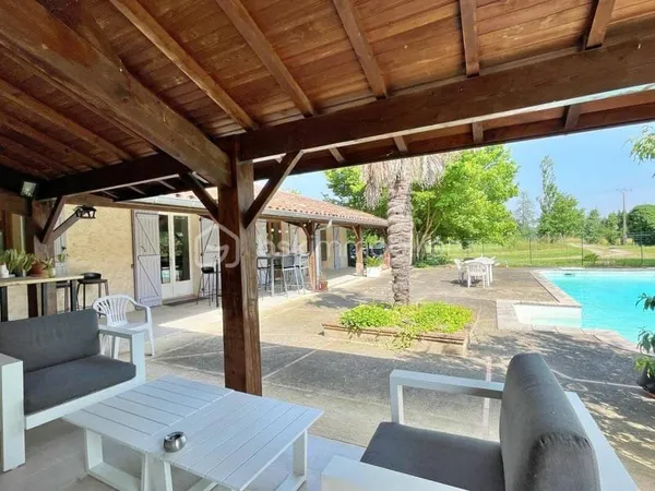 Maison 7 pièces 270 m²