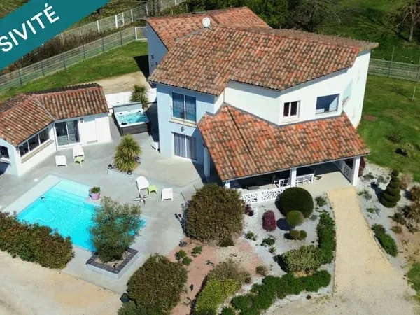 Villa d'exception avec piscine et pool-house