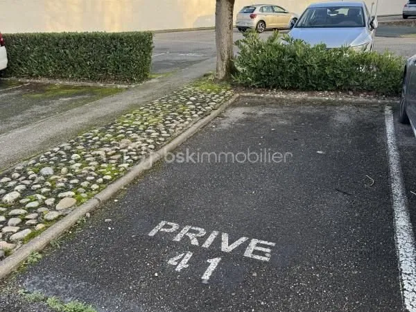Parking 12 m² Sathonay Camp