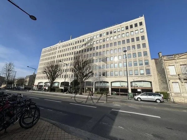 Bureau 640 m²