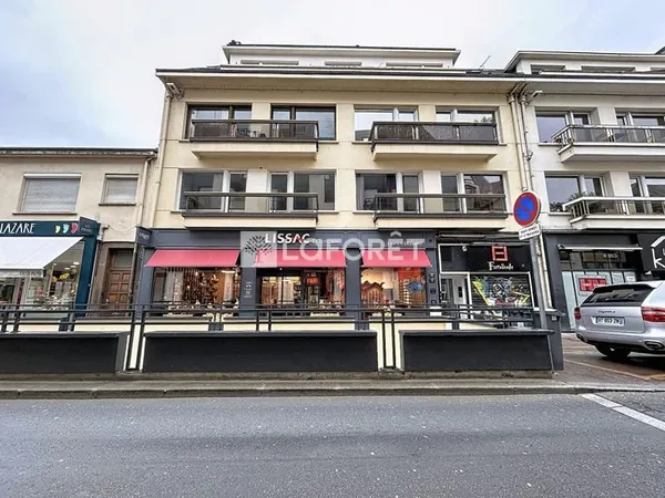 Hôtel 30 pièces 783 m²
