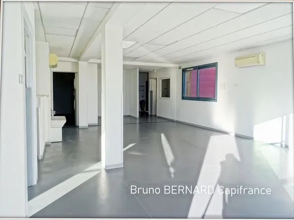 Local 5 pièces 126 m²