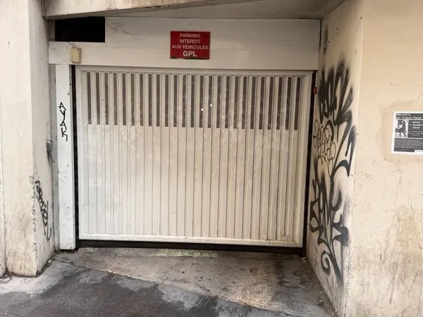 Double place de parking