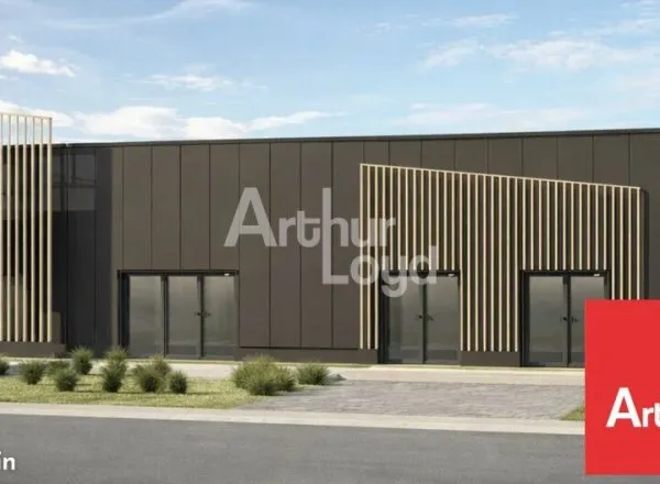 BUREAUX 135 m² BESSINES