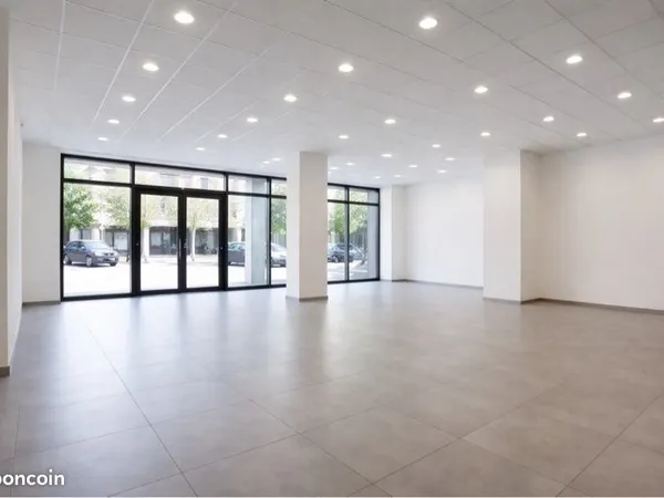 Location locaux commerciaux roaix