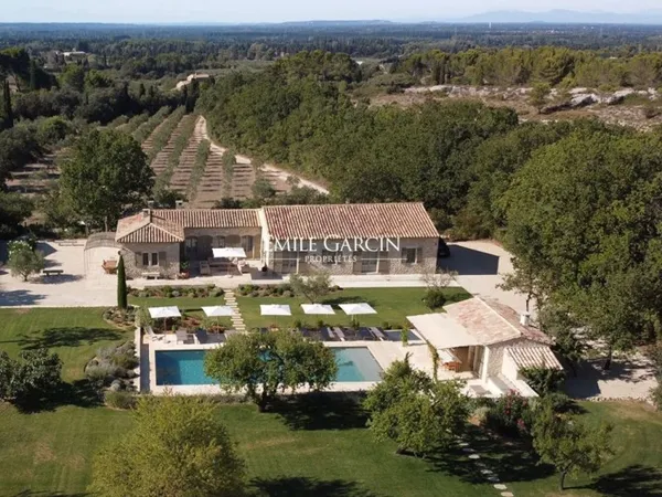 Superbe maison à louer, Eygalieres, au pied des Alpilles