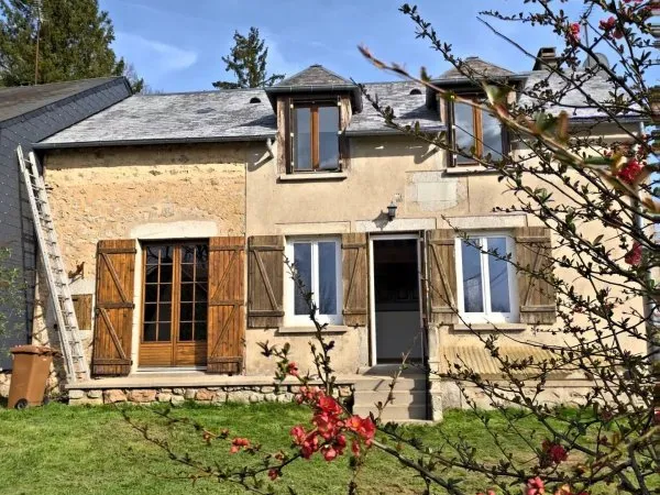 A VENDRE-MAISON AVEC JARDIN 4 PIECES-SECTEUR BRASSY