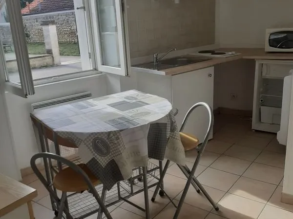 LOUE T2 28m² très bien situé