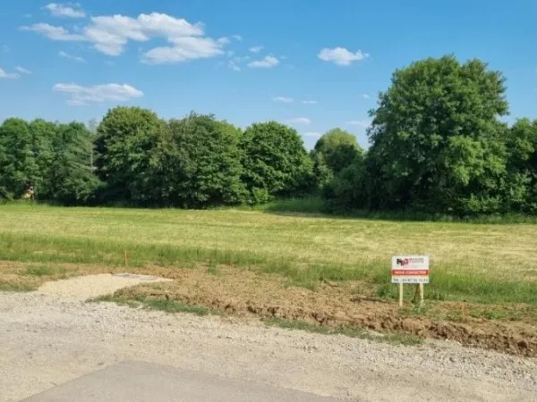 Terrain 651 m²
