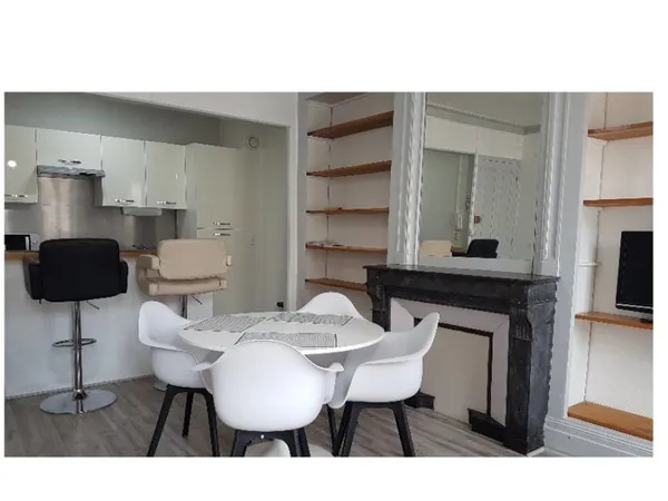 BEAU F2 meublé de 45 m2 avec parking