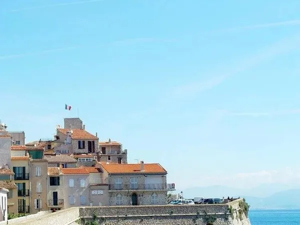 Murs Commerciaux 470 m² Antibes Centre