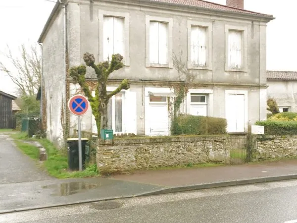 2 maisons mitoyennes avec cour et jardin
