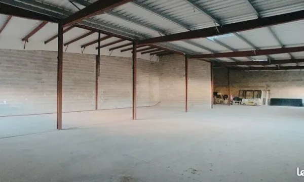 LOCAL D'ACTIVITE 218 m² BOURGOIN JALLIEU