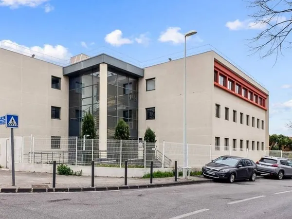 Bureau 441 m²