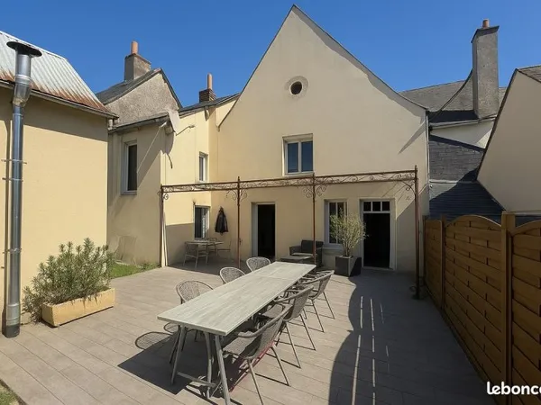 Maison 5 pièces 246 m²