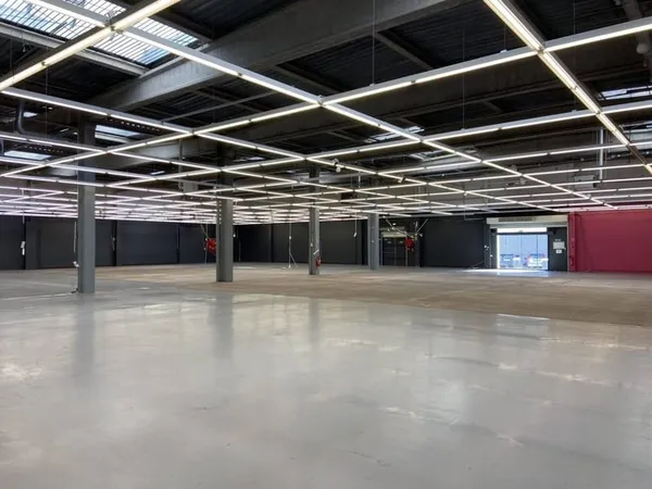 Local commercial 1500 m²