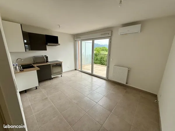 Studio avec parking - Résidence sécurisée - CARROS Les Plans